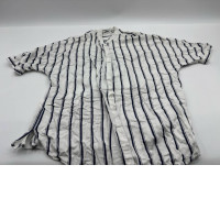 Round neck shirt with white buttons and black stripes 
