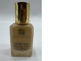 Estée Lauder Double Wear Foundation Estée Lauder Double Wear Foundation