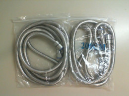 Set of 2 metal shower hoses 200 cm