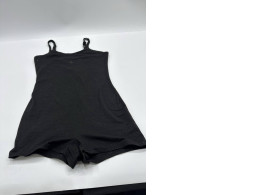 Black one-shoulder nightgown Black one-shoulder nightgown