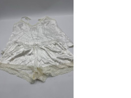 Women's white pajamas Women's white pajamas