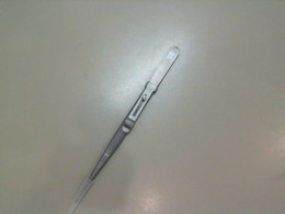 Metal tweezers
