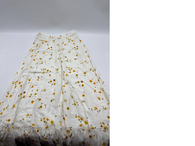 Long white skirt with floral pattern Long white skirt with floral pattern