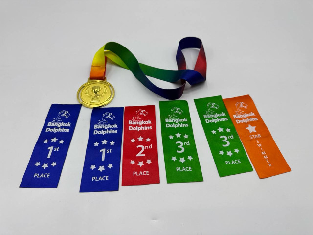Set of 1 Gold Medal and 6 Ribbons Set of 1 Gold Medal and 6 Ribbons
