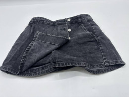 Black short denim skirt Black short denim skirt