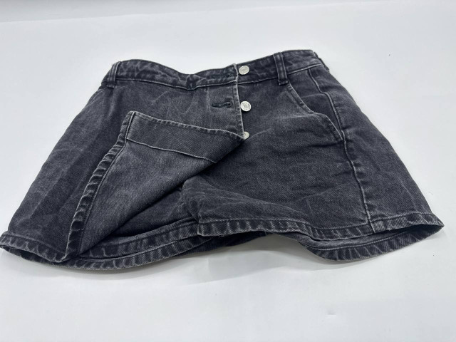 Black short denim skirt Black short denim skirt