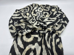 Women's black bathrobe 