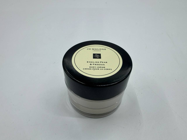 Jo Malone English Pear & Freesia Collection Jo Malone English Pear & Freesia Collection