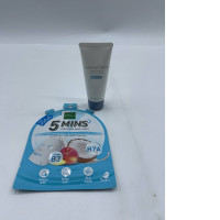 Cosmetic mask complete with foam Cosmetic mask complete with foam