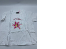 Girl's white t-shirt with flower print