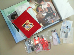 Gift set Writers' Battle, pop idols Thailand. 6 acrylic stands + comic book + flash card with a movie + photo album + photo cards + red fabric bag Gift set Writers' Battle, pop idols Thailand. 6 acrylic stands + comic book + flash card with a movie + photo album + photo cards + red fabric bag