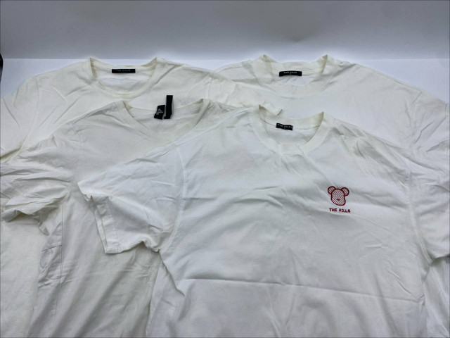 Set of 4 White short-sleeved round neck T-shirt Set of 4 White short-sleeved round neck T-shirt