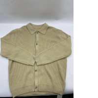 Long-sleeved knitted sweater Long-sleeved knitted sweater