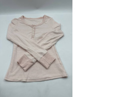 Pink long-sleeved round neck sweater 