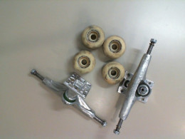 Skateboard set, 4 wheels + 2 wheel fasteners, not new