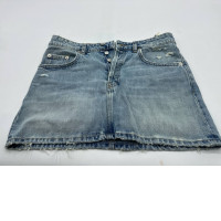 Short denim skirt
