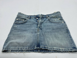 Short denim skirt
