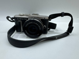 Olympus PEN EPL-8  (NOT NEW)