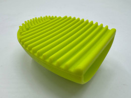 Yellow heat-resistant rubber sheet