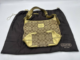 Set of 2 Women's handbags coach with black bag Set of 2 Women's handbags coach with black bag