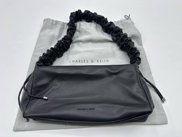 Women's black handbag with white pouch Women's black handbag with white pouch