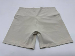 Cream-colored stay pants Cream-colored stay pants