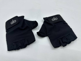 Black workout gloves