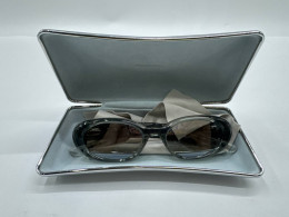 Women's fashion glasses in a box 