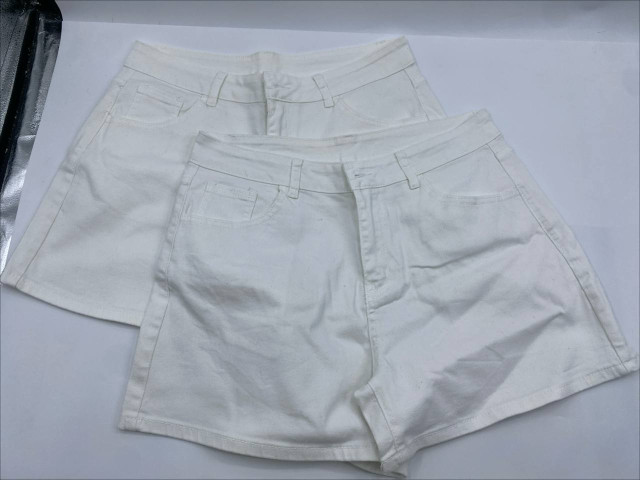 Set of 2 White jeans shorts Set of 2 White jeans shorts