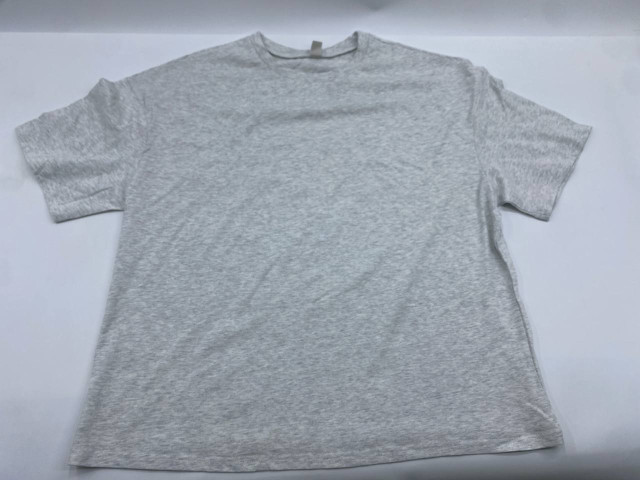 Gray round neck t-shirt Gray round neck t-shirt