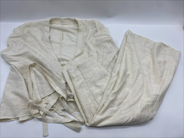 Set of 2 Cream long-sleeved coat and cream long skirt Set of 2 Cream long-sleeved coat and cream long skirt