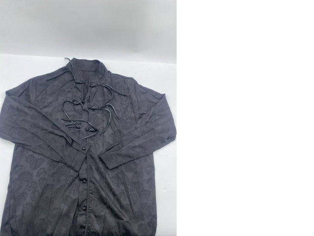 Black long-sleeved shirt Black long-sleeved shirt