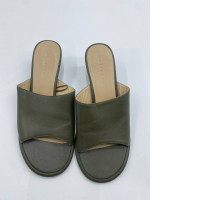 Women's brown high heels 