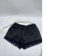 Women's white and black pajama shorts 