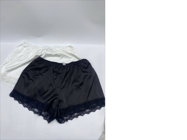 Women's white and black pajama shorts Women's white and black pajama shorts
