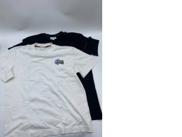 Set of 2 White and black round neck t-shirts 