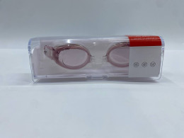 Swimming goggles