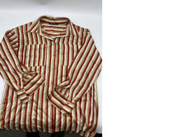 Collared shirt with buttons, long sleeves