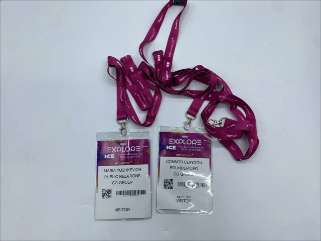 Set of 2 Card for hanging around the neck Set of 2 Card for hanging around the neck