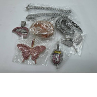 Set of 4 Necklace with pendant decorated with beads 