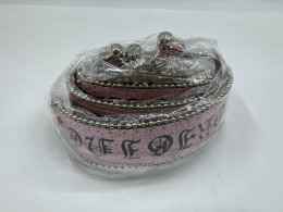 Women's belt with beaded decoration 