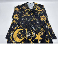 Set of 2 Black long-sleeved V-neck shirt and black long pants Set of 2 Black long-sleeved V-neck shirt and black long pants