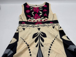 Women's cream-colored one-shoulder dress with rose pattern 