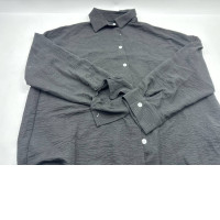 Black long-sleeved shirt Black long-sleeved shirt