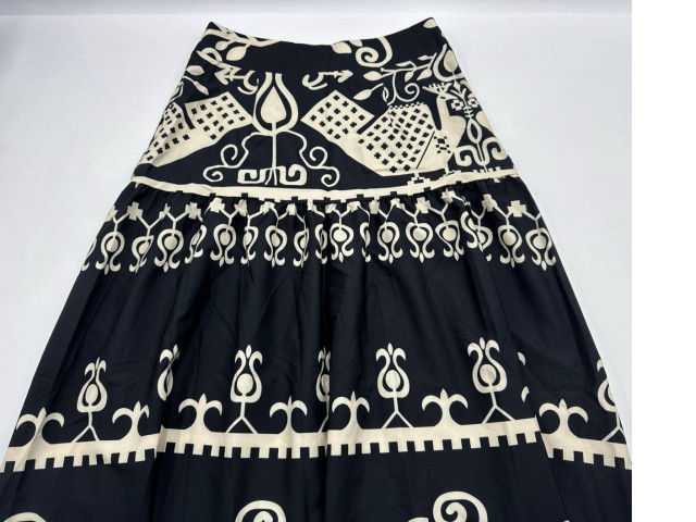 Women's long black skirt with cream pattern Women's long black skirt with cream pattern