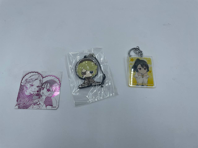 Set of 2 keychains and a sticker Set of 2 keychains and a sticker