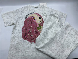 Set of 2 Women's gray short-sleeved round-neck shirt and gray long pants Set of 2 Women's gray short-sleeved round-neck shirt and gray long pants