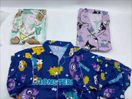 Set of 6 Women's pajamas, shirt and shorts with cartoon pattern 
