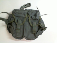 Green waist bag with pockets