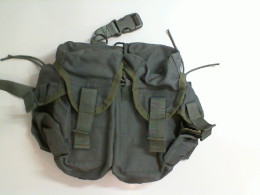 Green waist bag with pockets Green waist bag with pockets